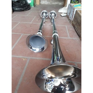 Còi hơi inox 70 phân và 1 mét điện áp dùng chung 12/24V. Còi dùng cho xe có bình hơi.D