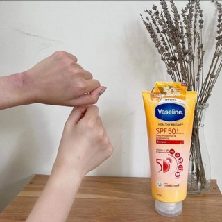 Serum Dưỡng Thể Vaseline Vàng Healthy Bright SPF50+ PA++++ 70ml 300ml Sáng Da Chống Nắng Thấm Nhanh