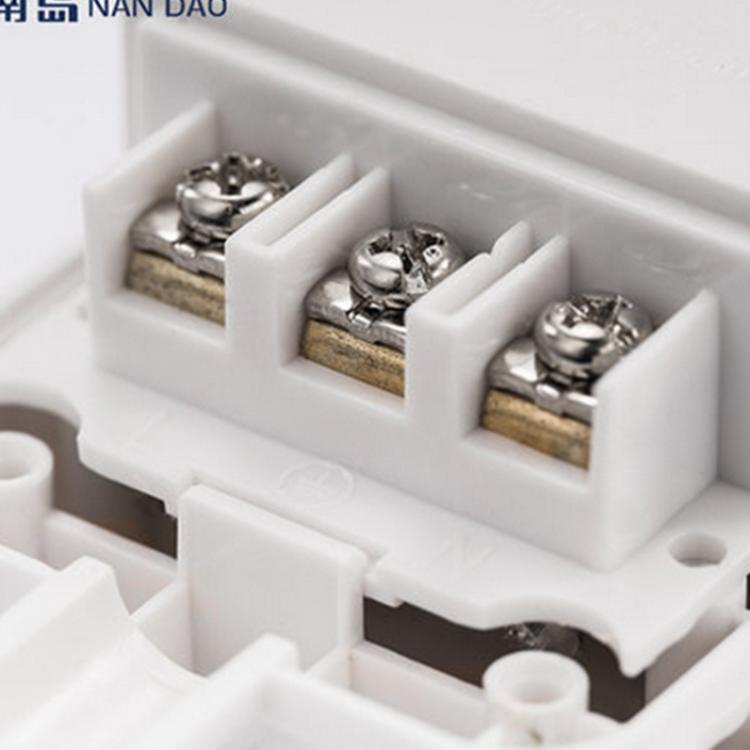 Ổ Cắm Điện Chống Giật Thông Minh Fnau EU 16A , Bảo Vệ Thiết Bị Chống Cháy, Chống Giật ChoTrẻ Nhỏ