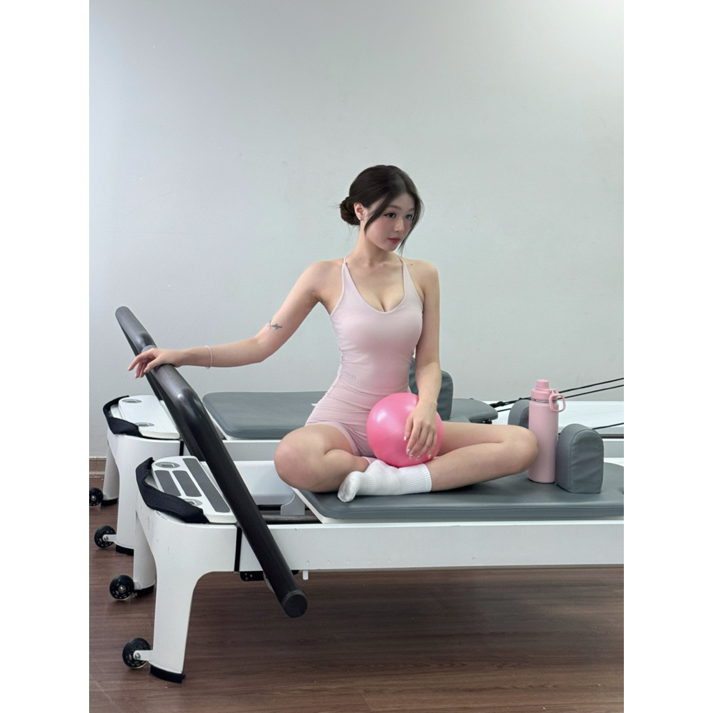 Set Đồ Tập Pilates Cao Cấp Nữ - Áo Bra Đan Dây Chéo & Quần Short Biker Tôn Dáng