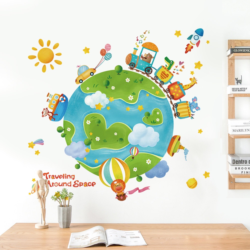 Giấy Dán Tường Du Hành Trái Đất Thế Giới Động Vật Có Keo Sẵn 105x100cm – Trang Trí Phòng Bé