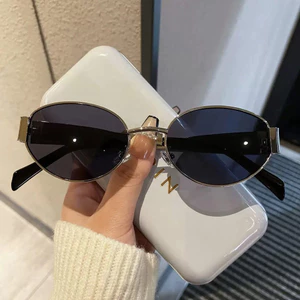 Kính Mắt Oval Đen Sang Chảnh Phong Cách Hàn Đậm Vibe Du Lịch - Nắng Case