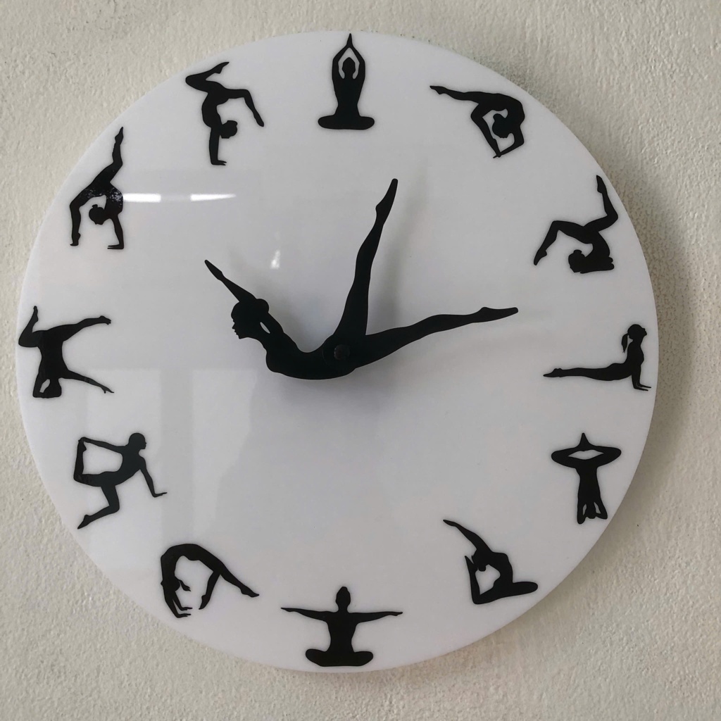 Đồng Hồ Treo Tường Yoga Nghệ Thuật – Đồng Hồ Trang Trí Phòng Tập, Phòng Khách Sang Trọng, Thiết Kế Độc Đáo Abatsu