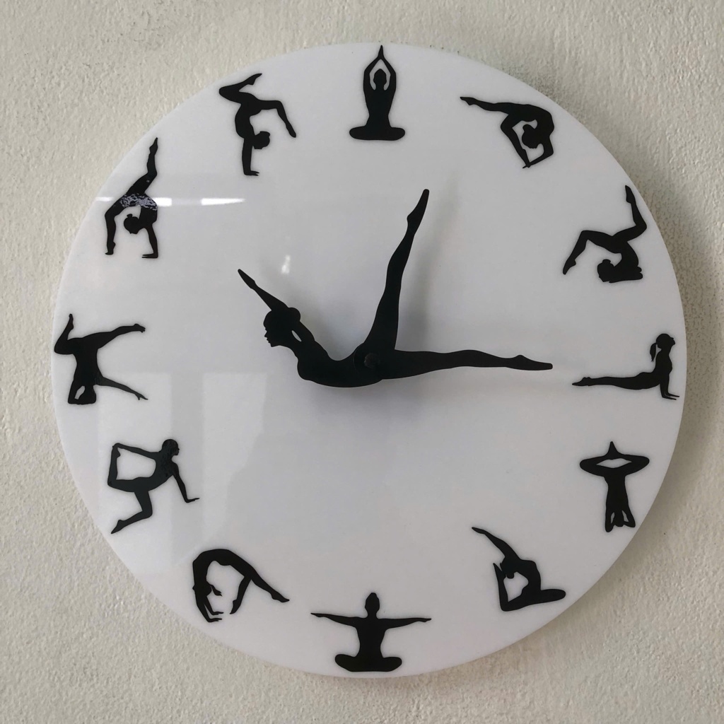 Đồng Hồ Treo Tường Yoga Nghệ Thuật – Đồng Hồ Trang Trí Phòng Tập, Phòng Khách Sang Trọng, Thiết Kế Độc Đáo Abatsu