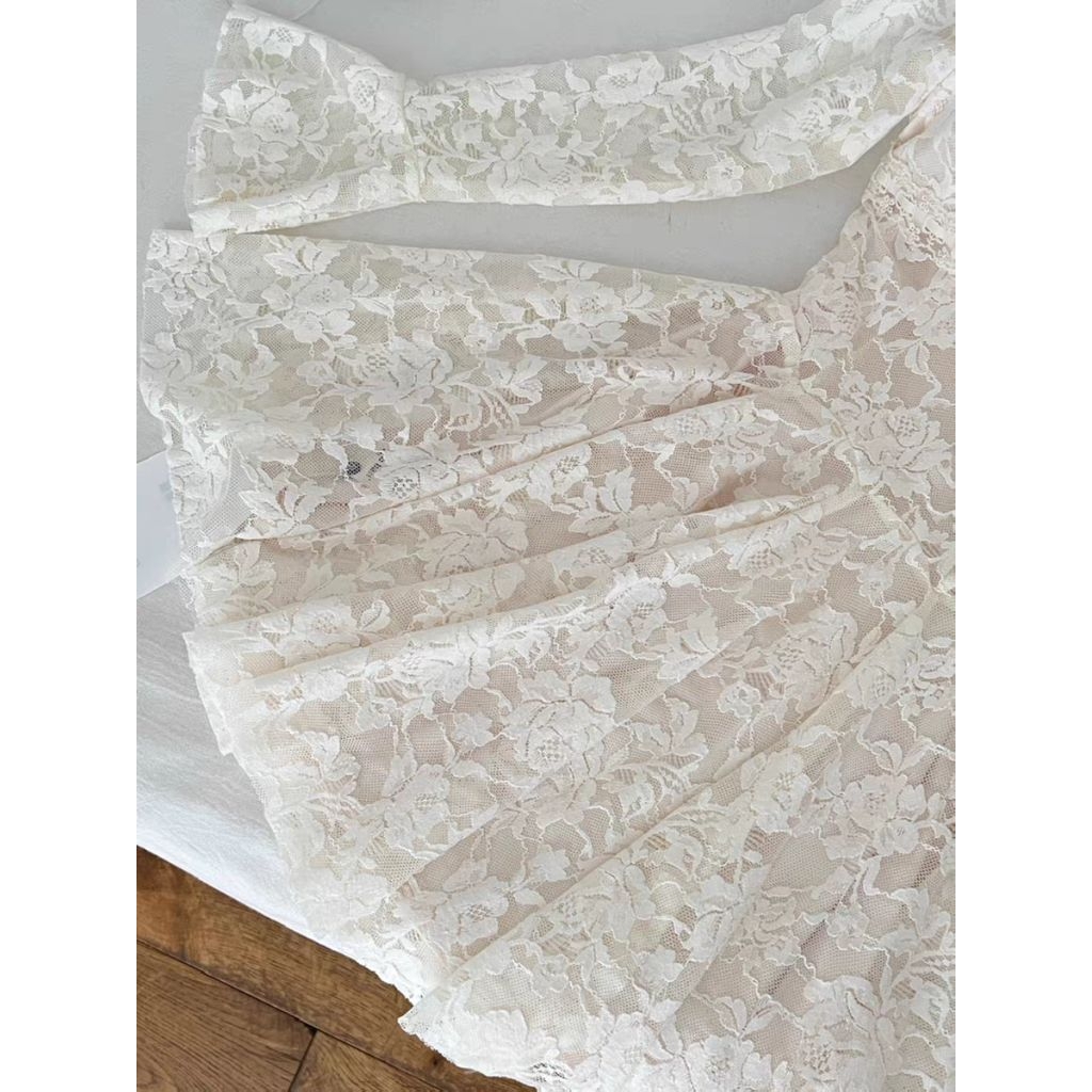 Váy Ren Tiểu Thư Cổ V Tay Dài – Đầm Xòe Ôm Eo Dáng Dài Sang Chảnh Đi Tiệc, Chụp Ảnh Memeboutique - [TLV27]
