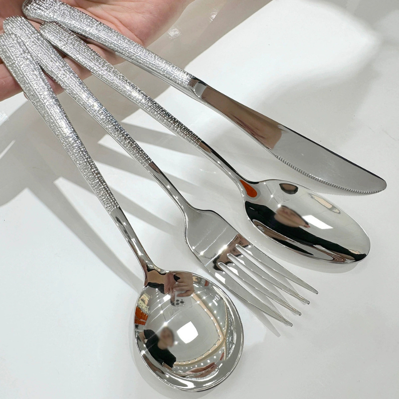 Bộ Dao Muỗng Thìa Nĩa Inox 304 KOOBEE – Bộ Dao Nĩa Ăn Bít Tết, Đồ Âu Tay Cầm Vân Tuyết Dày Dặn, Sáng Bóng Cao Cấp | 345