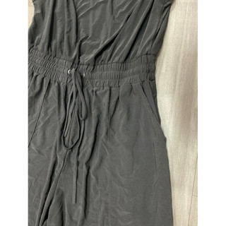 Jumpsuit thun mềm cổ đổ quần ống rộng hiệu Naif