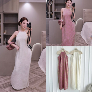 Váy lụa tơ óng ánh kim cổ yếm dáng dài trơn không thêu hình