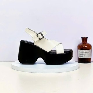 GIÀY SANDAL ĐẾ XUỒNG QUAI CHÉO KT KHÓA CÀI 9CM XINH XINH.