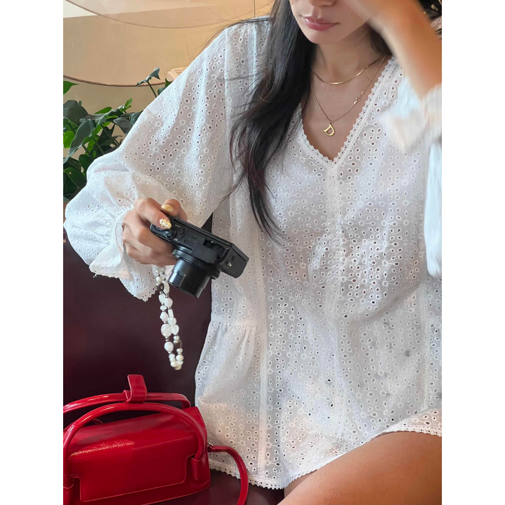 SUNDAY - DAISY TOP - Áo Oversize Rộng Xoè Cổ V