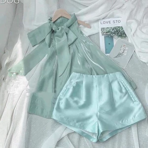 Set đồ bé gái áo cổ yếm nơ to thanh lịch phối quần short lưng cao cho mẹ và bé sét đồ mùa hè sang chảnh nhẹ nhàng mẹ bé