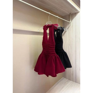Váy bé gái cổ yếm dáng xòe phối nút trước, thiết kế dễ thương cho mẹ và bé diện dạo phố du lịch đi tiệc 13-56kg
