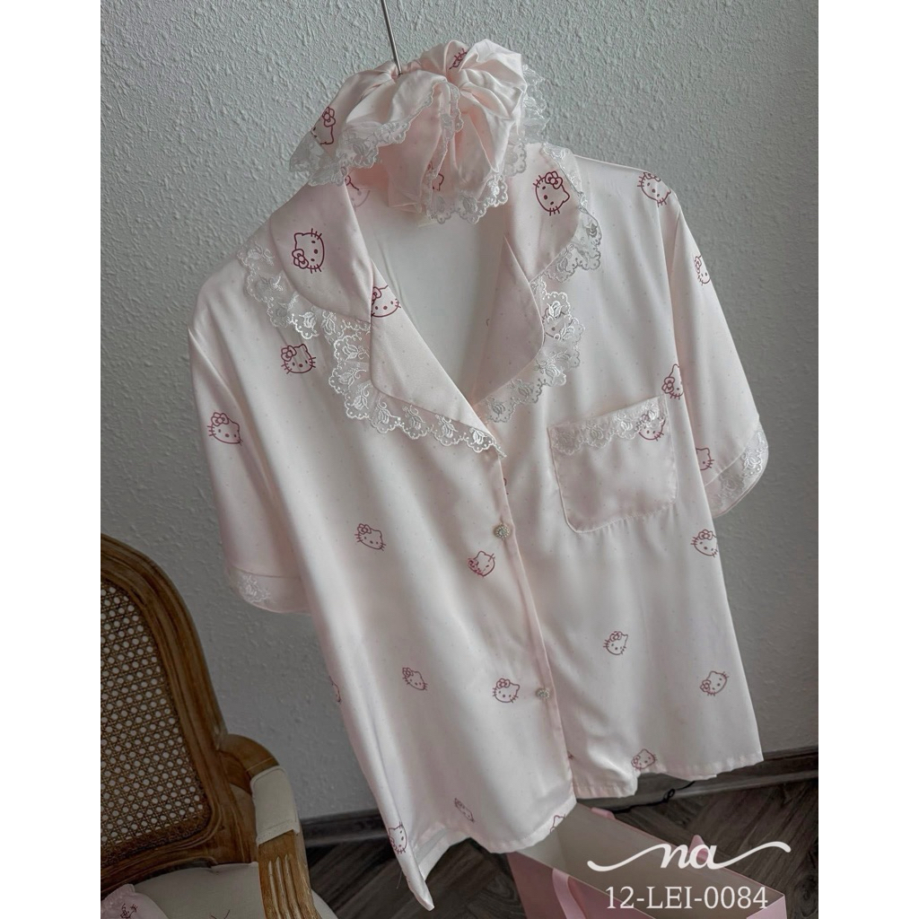 Bộ ngủ pyjama lụa kitty viền ren kèm scruchies