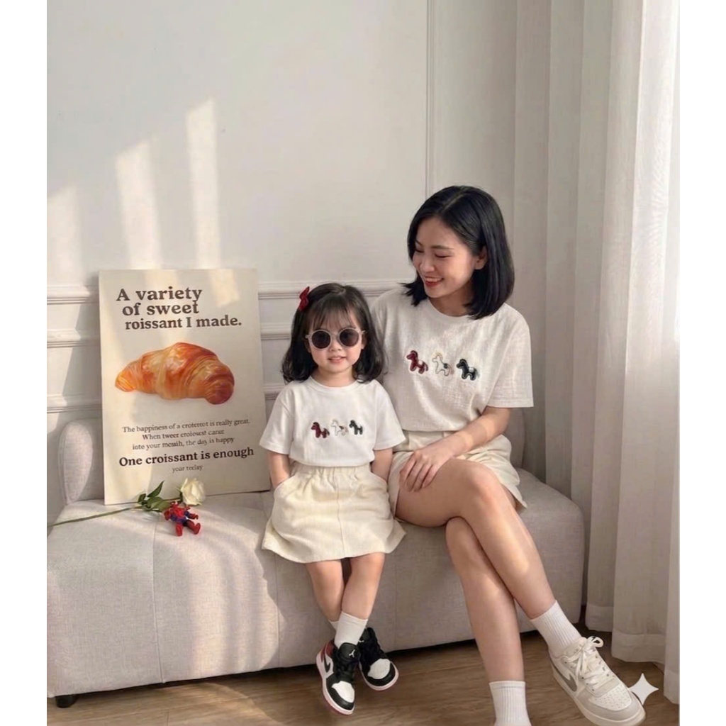 Áo Xinh Mẹ Vs Bé Thêu Ngựa 2 Mầu Chất Cotton 4 Chiều