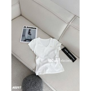 Áo thun xước cổ tim viền co giãn