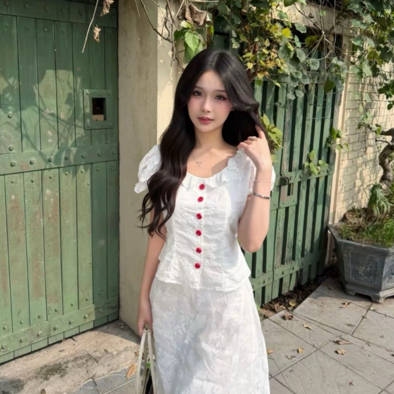 Áo hoa xô nổi viền bèo phối cúc đỏ xinh xắn MUZA A83