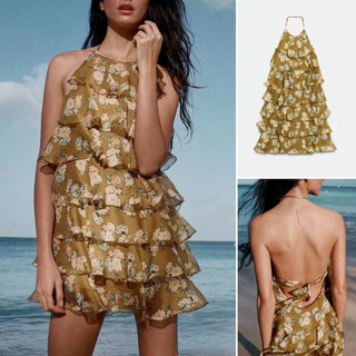 Đầm hoa tầng cổ yếm
