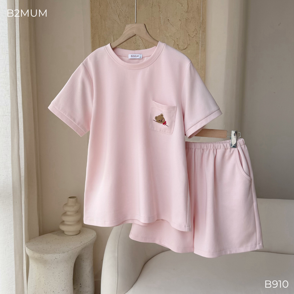 Bộ Bầu Cotton Hồng Pastel In Gấu Ngực – Đồ Bộ Mặc Nhà Mềm Mịn Dáng Suông Thoải Mái Cho Mẹ Bầu & Sau Sinh Mellow Set B910