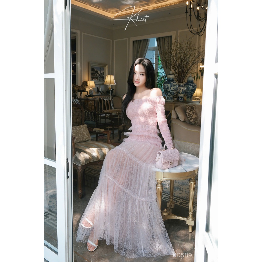 Đầm dài Khiết trễ vai lưới hoa nhí hồng pastel phong cách dịu dàng nữ tính KD589 KD589A