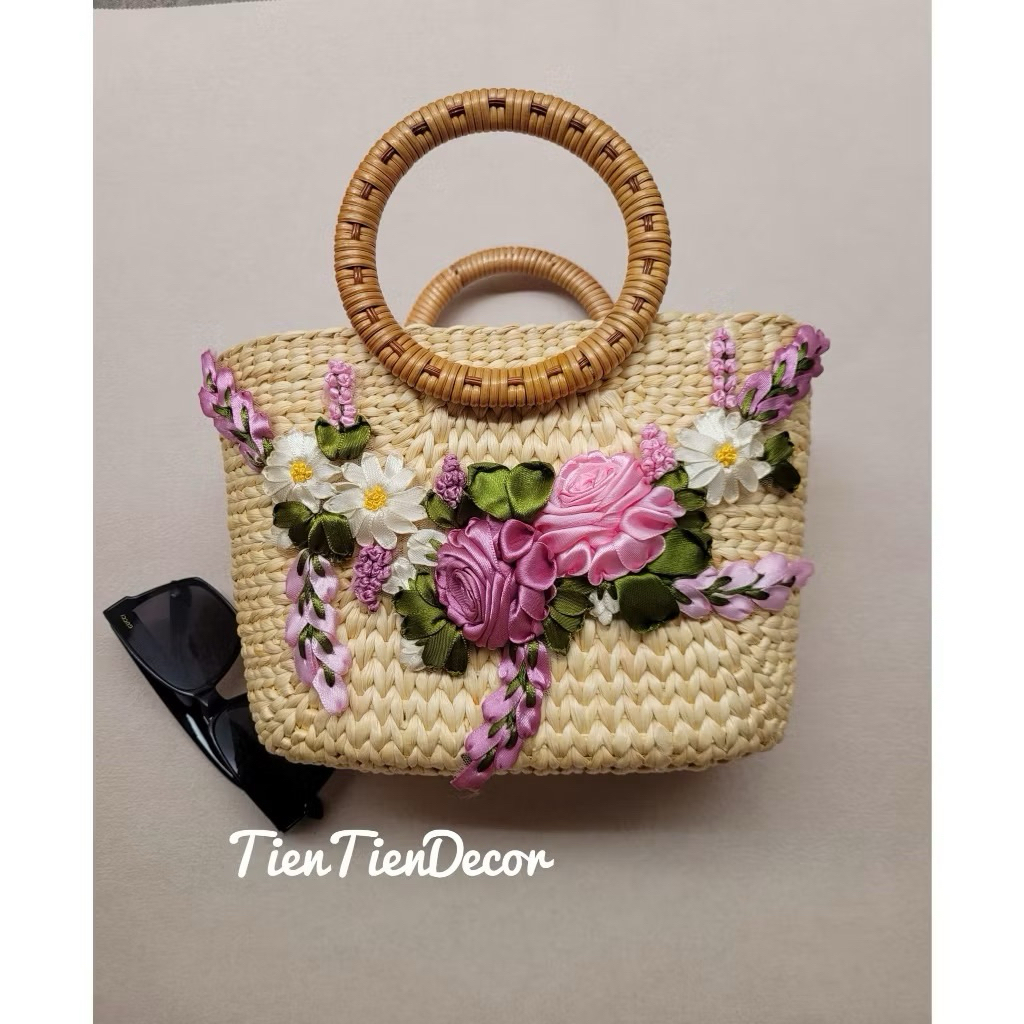 Kho Sỉ túi cói, túi lục bình thêu hoa ruy băng size 30 cm có lót vải và khóa kéo