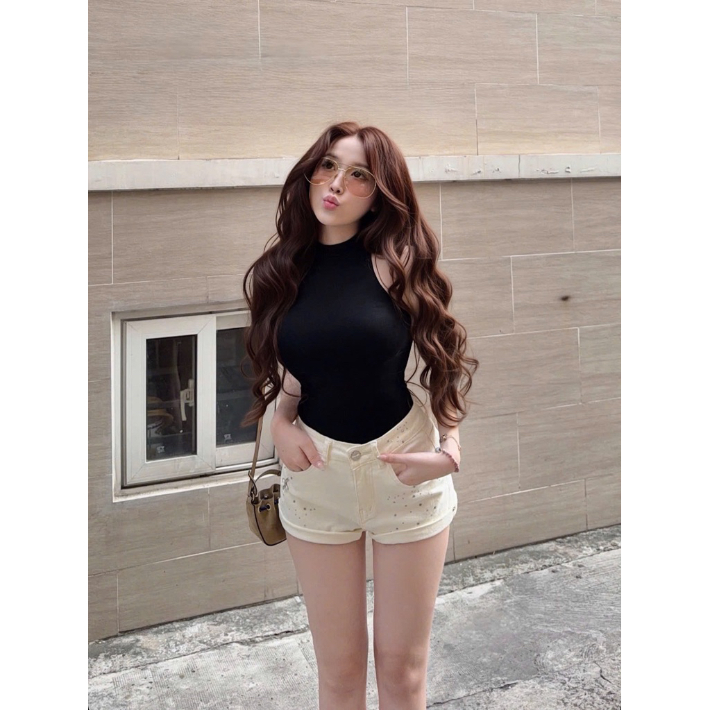 𝒄𝒂𝒎.𝒄𝒍𝒐𝒔𝒆𝒕•Quần Short Đính Đá Màu Be
