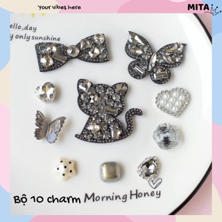 Bộ 10 Sticker, Charm 3D chủ đề Mèo đen kim cương nhựa cứng gắn Dép Sục, Cá sấu JB-456 Mita
