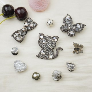 Bộ 10 Sticker, Charm 3D chủ đề Mèo đen kim cương nhựa cứng gắn Dép Sục, Cá sấu JB-456 Mita