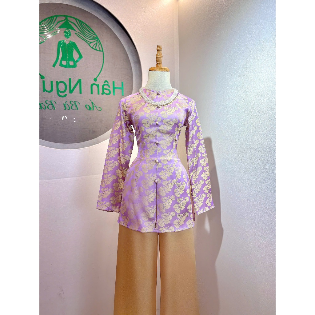 Hân Nguyễn Áo Bà Ba-B.A191 Áo Bà Ba Gấm Tơ Tằm Kim Hoa Dệt Gold Silver Cao Cấp Cổ Tròn Nút Bọc Dây Kéo QUẦN NGOC TRAI