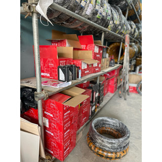 Dầu nhớt xe máy Motul 7100 10w40 cho xe côn tay và xe số