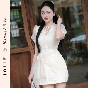 Váy trắng tay bồng cổ nơ đính hoa eo dáng ngắn sang trọng Jolie