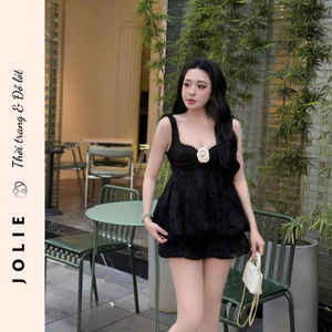 Set áo hai dây dáng xòe phối quần short ren đen đính hoa trà sang chảnh Jolie