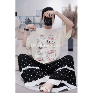 Set hình kitty phối quần chấm bi bèo