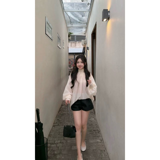 Set Bộ Áo Cổ Lọ Thô Be Kem Mix Quần Sooc Tacta Đen hot hit