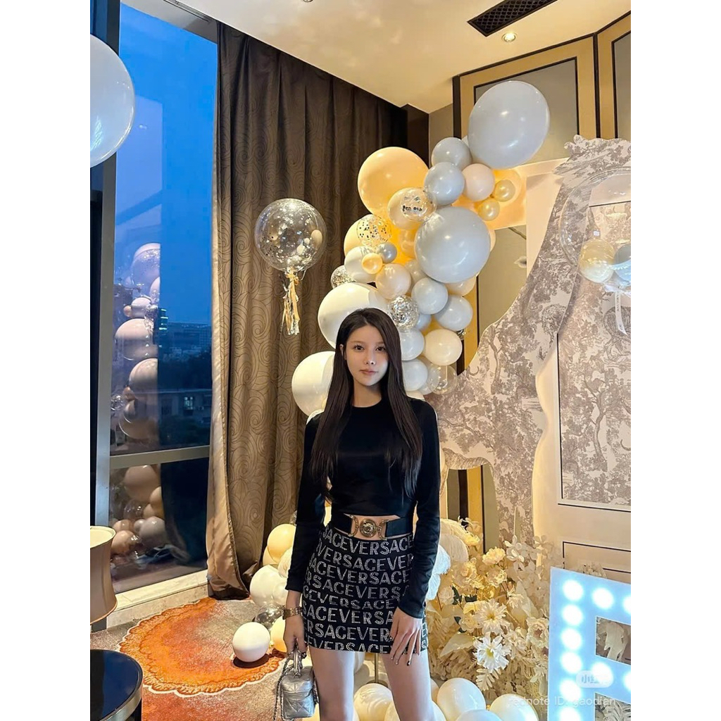 Váy đính đá full Versace