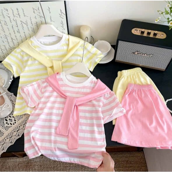 7-20kg.Bộ quần áo xinh cho bé gái in hình kẻ,đính khăn trên vai,chất vải cotton mềm mịn thấm hút mồ hôi.M74