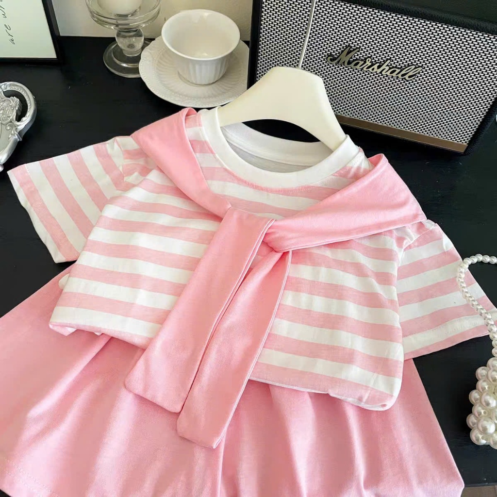 7-20kg.Bộ quần áo xinh cho bé gái in hình kẻ,đính khăn trên vai,chất vải cotton mềm mịn thấm hút mồ hôi.M74