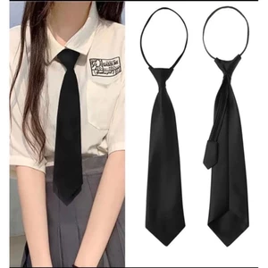 cà vạt đỏ, đen thắt sẵn