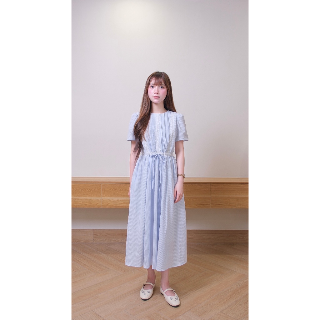 Đầm maxi Chililuu váy maxi dáng dài phối ren cổ tròn phong cách tiểu thư sang chảnh.
