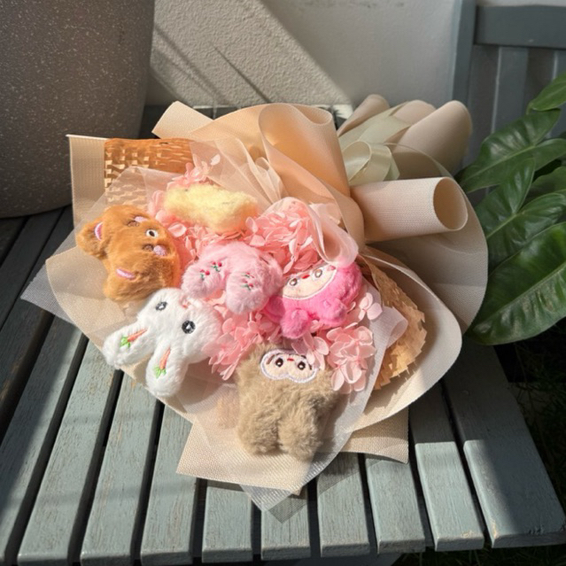bó hoa gấu mix hoa khô cẩm tú cầu, làm quà tặng kỷ yếu, các dịp lễ 14/2, 8/3, 20/10, 20/11. ảnh chính chủ Mã:N15