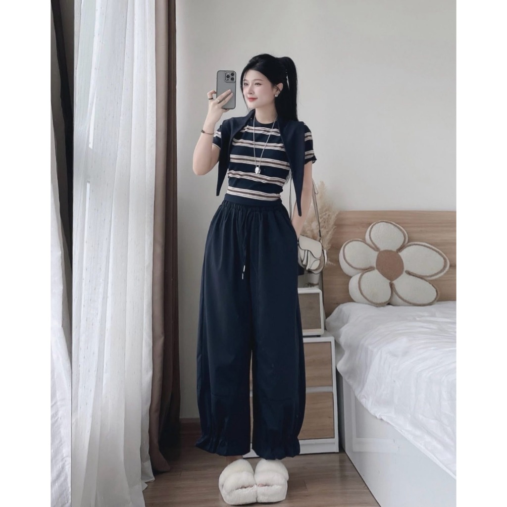 Set Đồ Nữ HCOM26704 Áo Phông Kẻ Sọc Kèm Khăn Mix Quần Suông Bo Ống Phong Cách Hàn Quốc Năng Động DONNA
