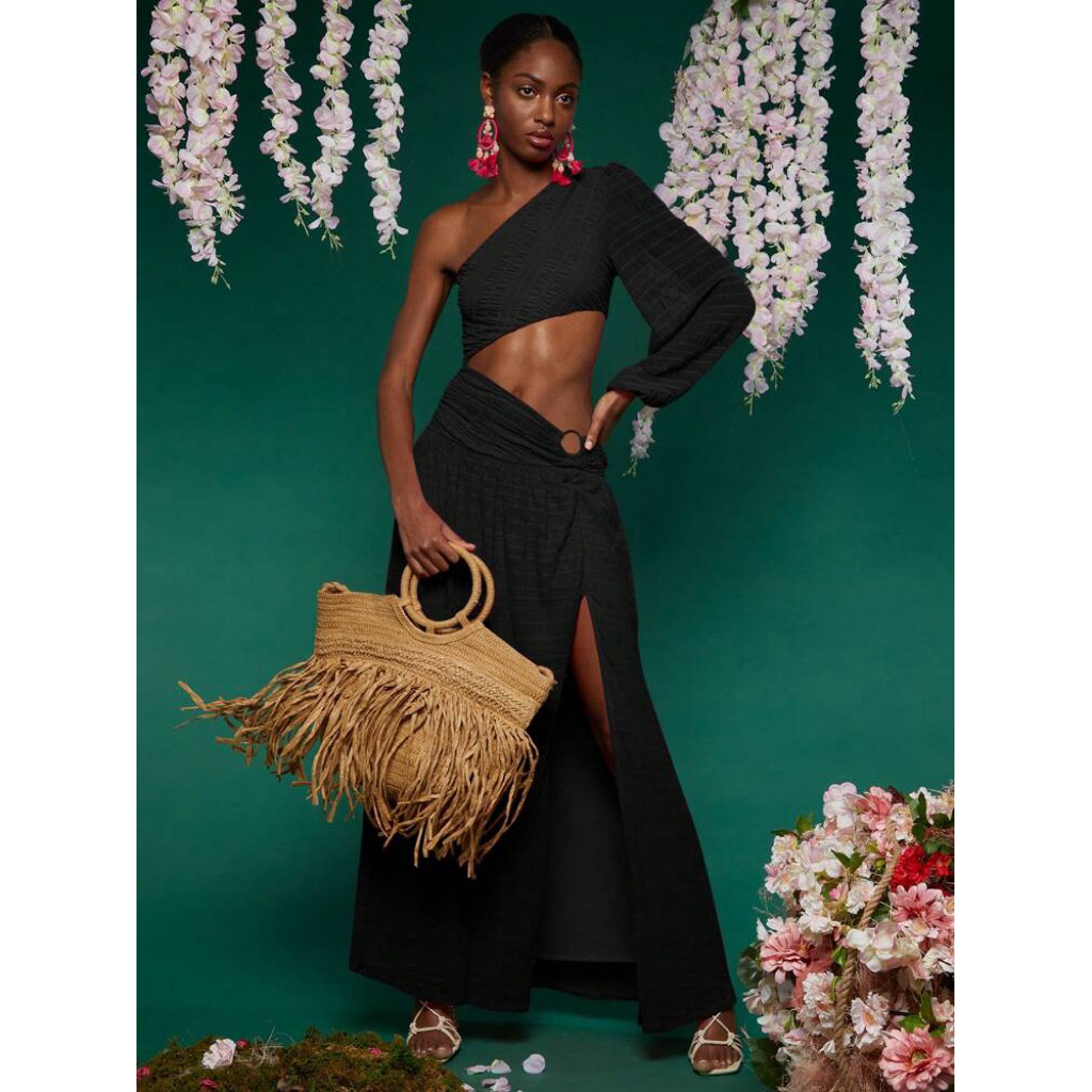 Shein | Maxi đen lệch vai cut-out quyến rũ sang chảnh chuẩn resort ✨