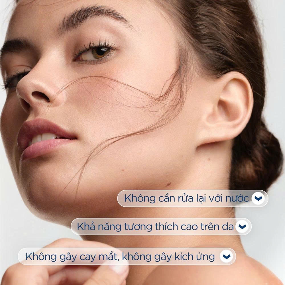 Dung dịch làm sạch và tẩy trang công nghệ Micellar cho da thường & nhạy cảm Bioderma Sensibio H2O - 500ml