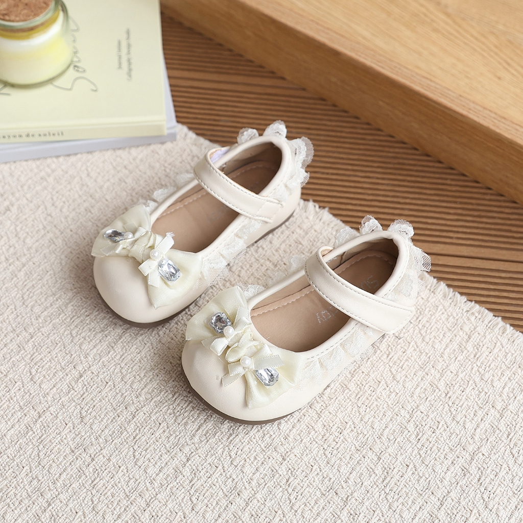 Mẫu giày Mary Jane mới dành cho bé gái của Bella, đôi giày loafer thoải mái và dễ phối đồ,