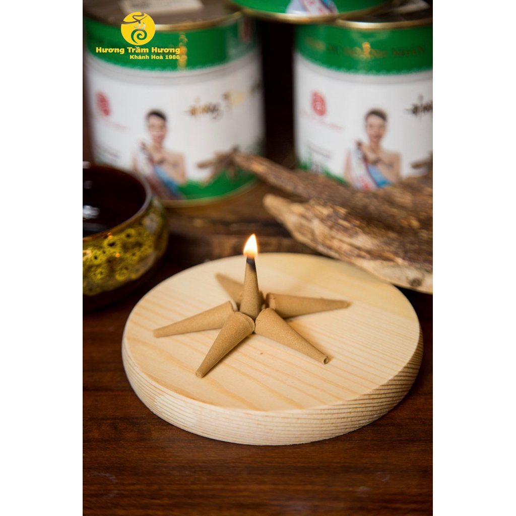 Trầm Nụ CHIÊU TÀI – Hộp 120–125 Nụ (Tặng Lư Sứ)