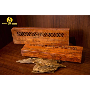 Trầm Không Tăm DANH NHÂN – Hộp Gỗ Xông Trầm (100–110 Cây)