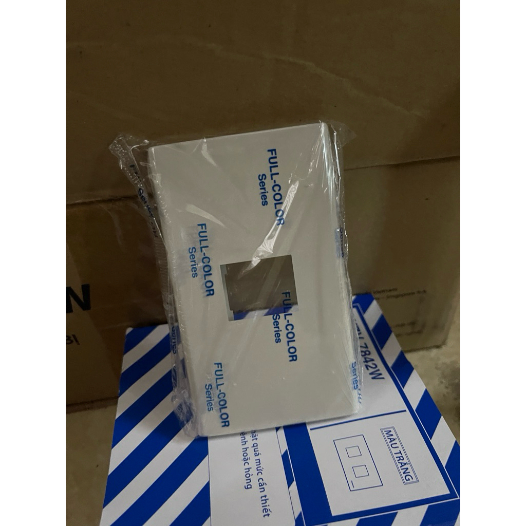 Chính hãng PANASONIC hàng full (nhỏ) - Công tắc, ổ cắm, mặt 1,2,3,4,6