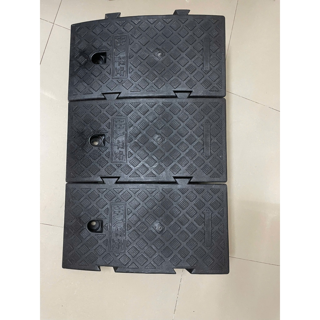 Bục Cao 19cm (DxRxC 25x45x19cm)- MÀU ĐEN Dốc bục lên xuống xe máy, xe hơi hình tam giác, có thể ghép nối thông minh, gép