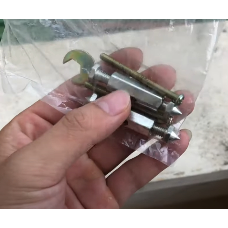 Ổ ĐIỆN HÌNH CHỮ NHẬT ( điều chỉnh 40-60mm) Đinh vít , Ốc vít âm tường tiện lợi, ổ điện chữ nhật âm tường sửa chữa đế âm