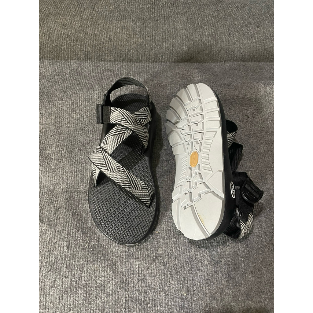 Sandal chaco đế ghi xám chỉ trắng
