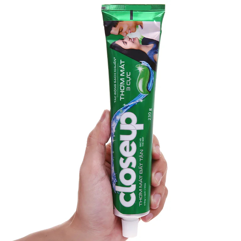Kem đánh răng Closeup sạch khuẩn thơm mát bạc hà 230g